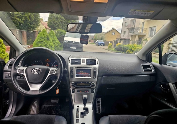 Toyota Avensis cena 46999 przebieg: 228000, rok produkcji 2014 z Ozimek małe 352
